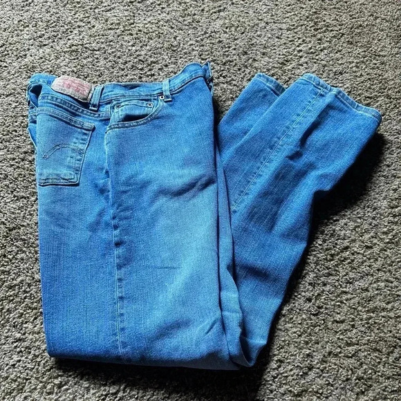Levi's Denim - Levi’s ladies #550 size 6 miss long 5 pocket jeans